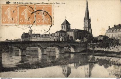 CPA St Savin sur Gartempe (Vienne) Le Pont Beut