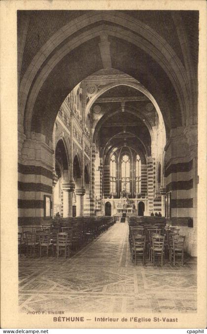 CPA Bethune Interieur de L'Eglise St Vaast
