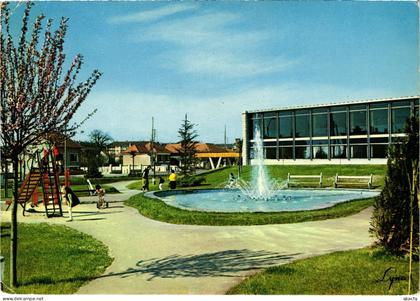 CPM Bois D'Arcy Le Jardin de la Mairie FRANCE (1452449)