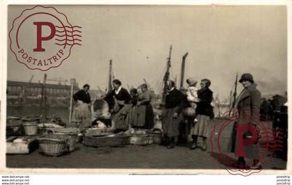 PROFESIONES // PROFESSIONS. BOULOGNE SUR MER. FISH MARKET. REAL PHOTO
