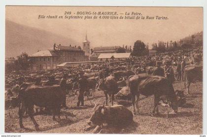 73 BOURG SAINT MAURICE - La Foire - vaches de la race Tarine