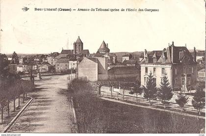 CPA Bourganeuf Avenue du Tribunal (prise de l'Ecole des garçons)