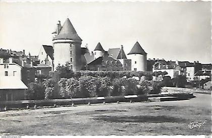 CPSM Bourganeuf Le Câteau et la Tour ZIZIM