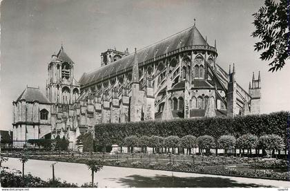CPM Bourges La Cathedrale St Etienne de Bourges