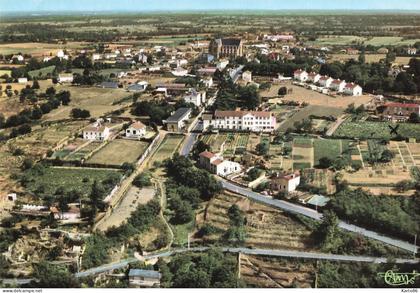 boussay * vue générale aérienne du village