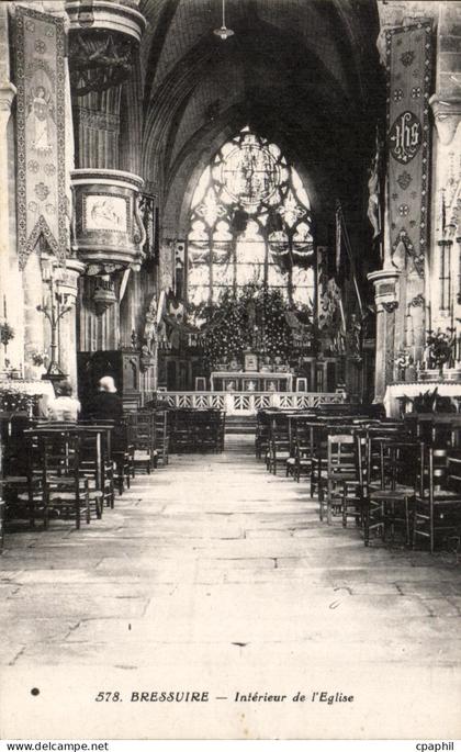 CPA Bressuire Interieur de l Eglise