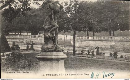 CPA Bressuire Le Square de la gare