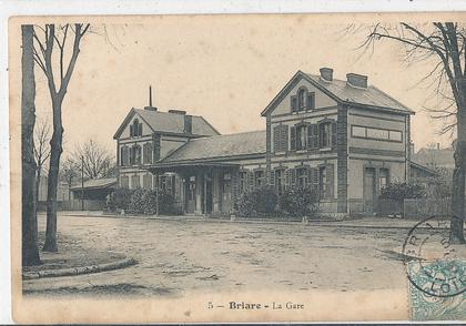 V 823 /CPA BRIARE (45)  LA GARE