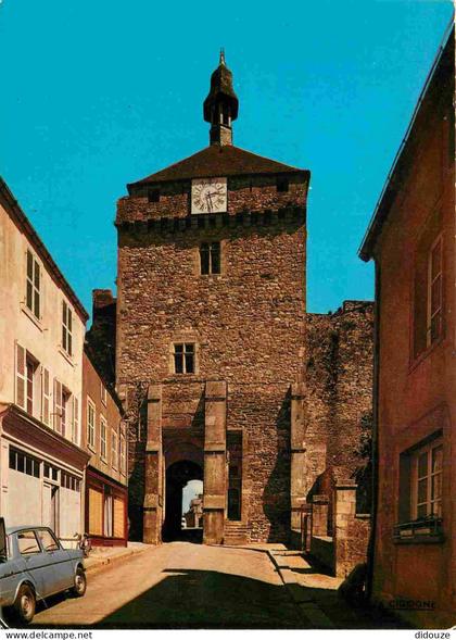 50 - Bricquebec - La Tour de l'Horloge - CPM - Etat froissures - Voir Scans Recto-Verso