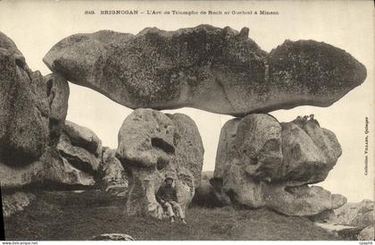 CPA Brignogan L Arc de Triomphe de Roch ar Guehiel a Mineoc