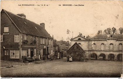 CPA Briouze - Les Halles (259352)