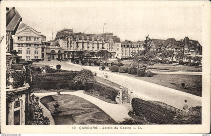 Cabourg CPA Jardin du casino