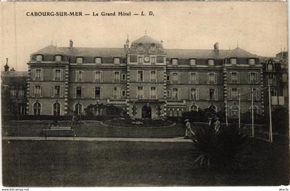 CPA CABOURG CABOURG-sru-MER - Le Grand Hotel (1258216)