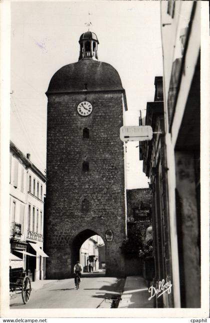 CPA Cadillac Porte De I'Horloge