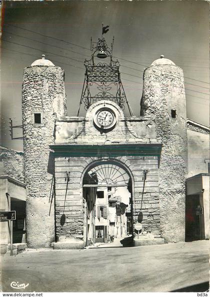 84 - CAMARET - LE PORTAIL