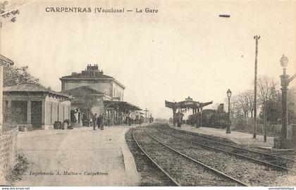 84 - VAUCLUSE - CARPENTRAS - la gare - vue sur les quais - 10049