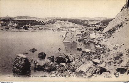 CPA Cassis Les Pierres tombees et vue sur Cassis