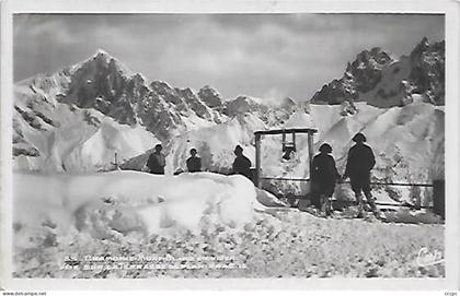 CPSM Chamonix - Mont-Blanc en hiver - vue sur la Terrasse de Plan-Praz