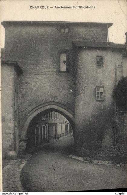 CPA Charroux Anciennes Fortifications