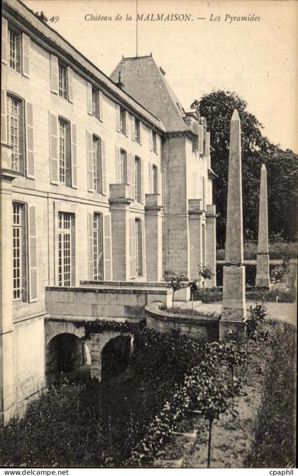CPA Chateau de la Malmaison Les Pyramides