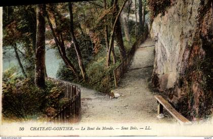 CPA Chateau Gontier Le Bout du Monde Sous Bois