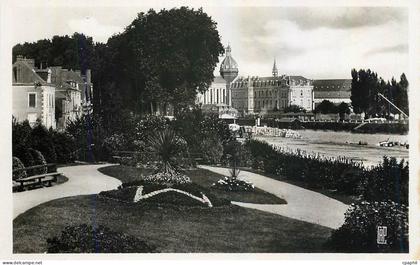 CPA Chateau Gontier Le Jardin des quais