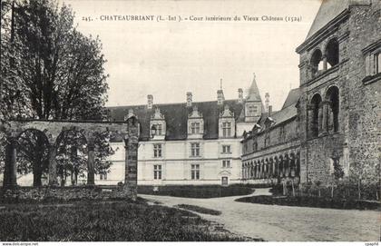 Chateaubriant - Cour Interieure du Vieux Chateau - CPA