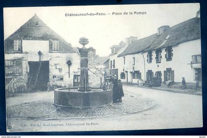 cpa du 29 Châteauneuf du Faou place de la Pompe    AVR20-174Ter