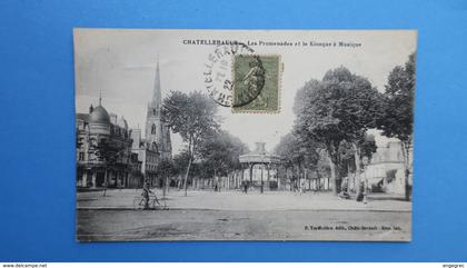 CPA  Vienne Chatellerault Les Promenades et le Kiosque à Musique