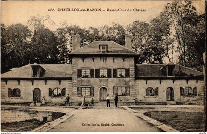 CPA CHATILLON-en-BAZOIS - Basse-Cour du Chateau (518335)