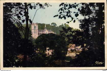 CPA Chaumont en Vexin Oise Un coin de verdure et l'Eglise