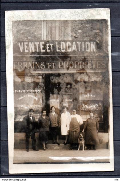 92 - Chaville - Photo de groupe devant le magasin " Chaville Office " vente et location - 9 octobre 1927