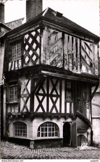 CPA Clamecy Maison du XV siccle