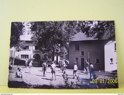 COMBLOUX  (HAUTE SAVOIE) LE SPORT. LE VOLLEY-BALL. COLONIE DU LOIRET. "LA COMBAZ". SPORT ET JEUX.
