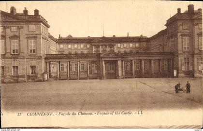 CPA Compiegne Facade du Chateau