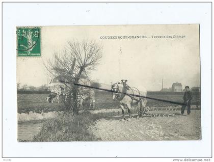 CPA  décollée  - Coudekerque Branche  Travaux des champs  (cheval )