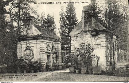 CPA Coulommiers Pavillons Des Gardes