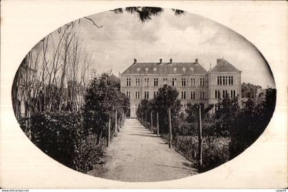 CPA Craon Monastere des Benedictines du Saint Sacrement Le Jardin