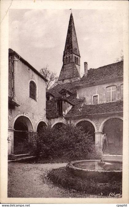 CPA Cremieu Mairie Ancien couvent des Augustins