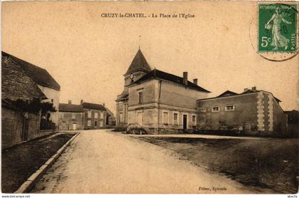 CPA Cruzy-le-Chatel La Palce de l'Eglise FRANCE (1451855)