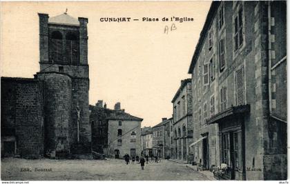 CPA CUNLHAT Place de l'Église (409924)