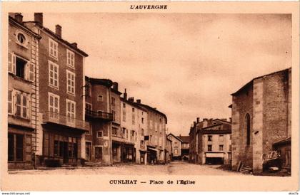 CPA L'Auvergne CUNLHAT Place de l'Église (409440)
