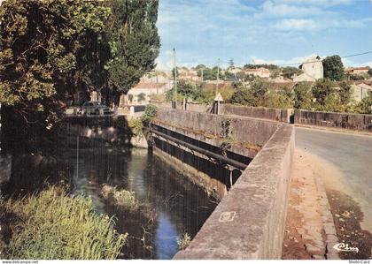 17 DAMPIERRE SUR BOUTONNE