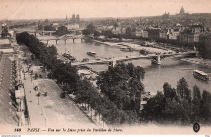 Paris - Vue sur la Seine prise du Pavillon de Flore