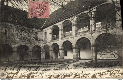 CPA Dole Cour interieure du Tribunal