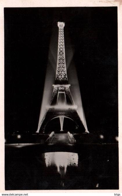 Paris - la Tour Eiffel illuminée
