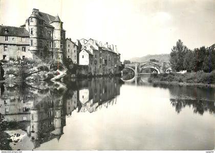 CPA Espalion (Aveyron) Le Vieux Palais et le Pont Rouge (XIIIe S)