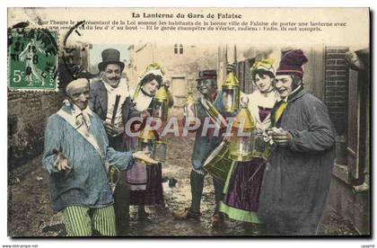 CPA Falaise La Lanterne du Gars de Falaise Folklore Costume