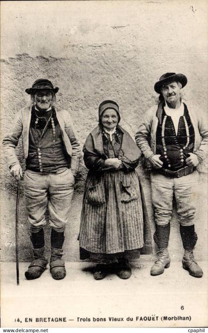 CPA En Bretagne Trois bons vieux du Faouet (Morbihan)