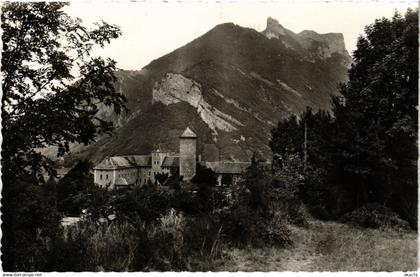 CPA FAVERGES - Le Chateau et l'Arclozan (691505)
